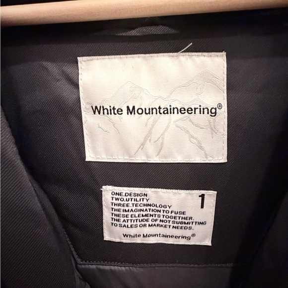 White Moutainering taion Men's Black Puffer Jacket (from Japan) - Picture 2 of 4